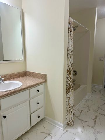 101 Brockton Ct, Dothan, AL 36305