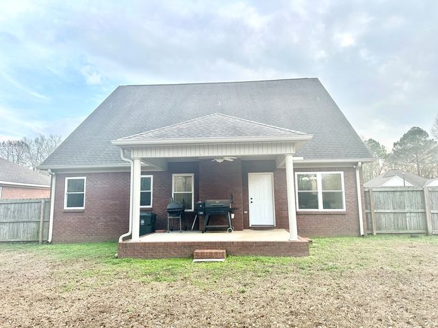 101 Brockton Ct, Dothan, AL 36305