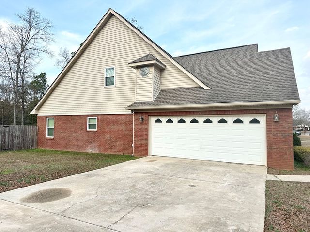 101 Brockton Ct, Dothan, AL 36305