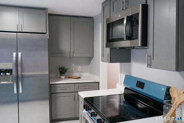 10 Winterberry Circle, Westbrook, CT 06498