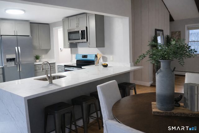 10 Winterberry Circle, Westbrook, CT 06498