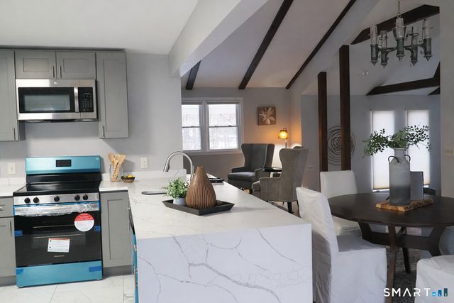 10 Winterberry Circle, Westbrook, CT 06498