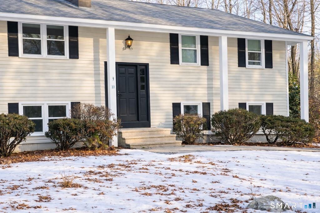 10 Winterberry Circle, Westbrook, CT 06498