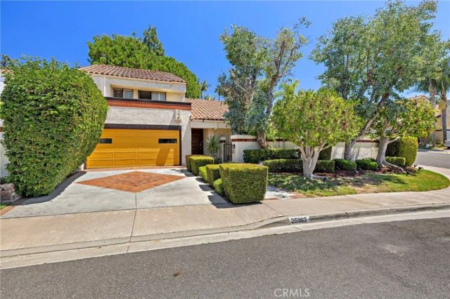 25962 Ernestine Court, Laguna Hills, CA 92653
