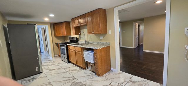 1485 W Dundee Road, Palatine, IL 60074