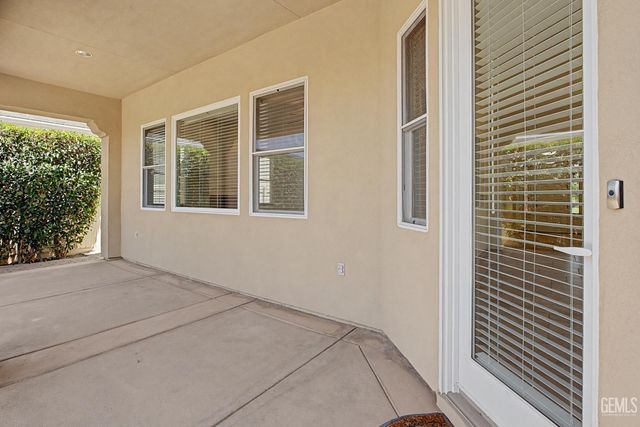 2907 Oakley Street, Bakersfield, CA 93311
