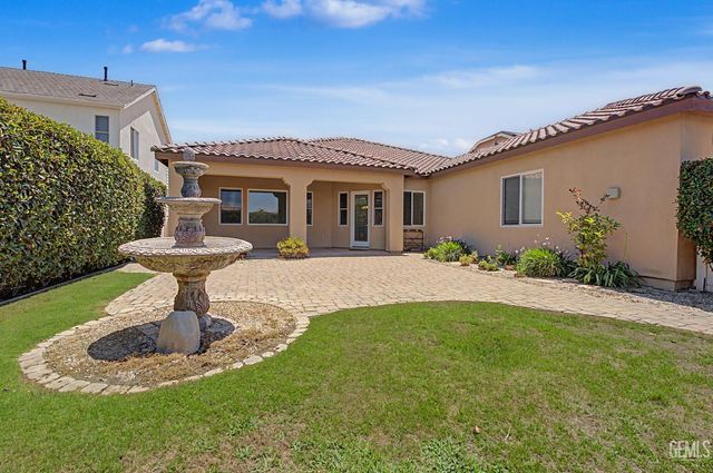 2907 Oakley Street, Bakersfield, CA 93311