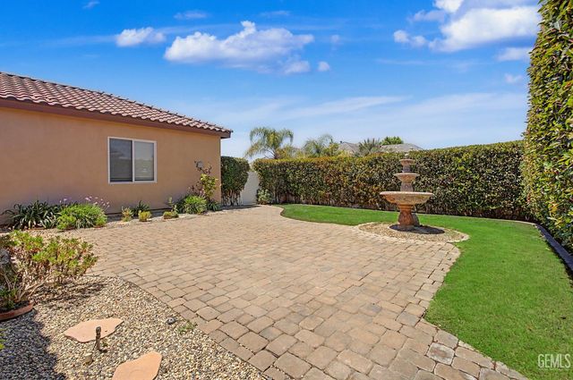 2907 Oakley Street, Bakersfield, CA 93311