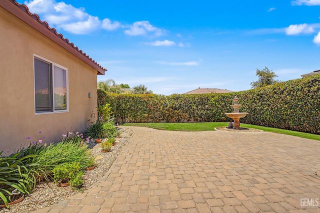 2907 Oakley Street, Bakersfield, CA 93311