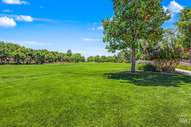 2907 Oakley Street, Bakersfield, CA 93311