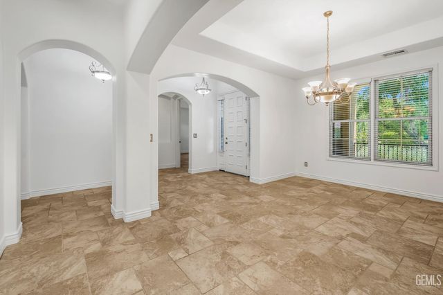 2907 Oakley Street, Bakersfield, CA 93311