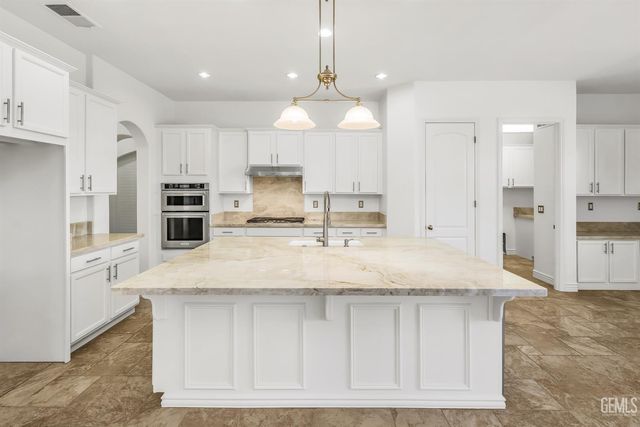 2907 Oakley Street, Bakersfield, CA 93311