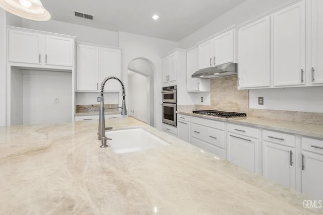 2907 Oakley Street, Bakersfield, CA 93311