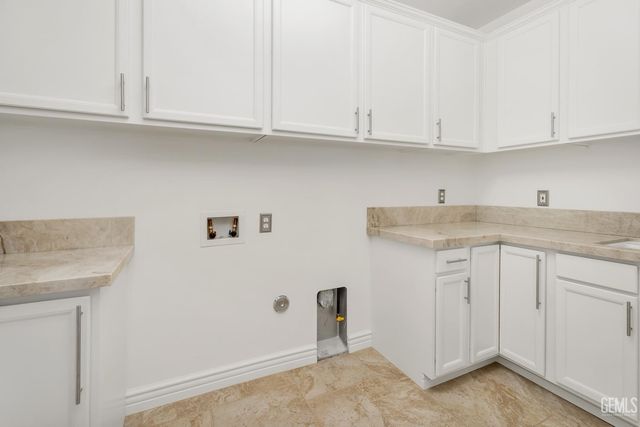 2907 Oakley Street, Bakersfield, CA 93311
