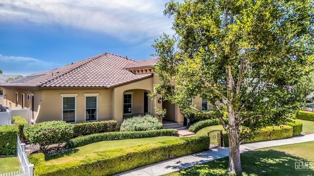 2907 Oakley Street, Bakersfield, CA 93311