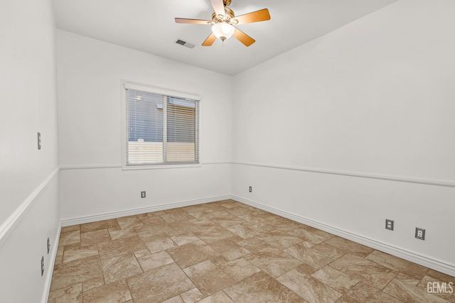 2907 Oakley Street, Bakersfield, CA 93311