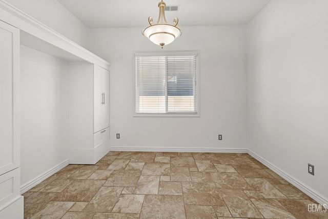2907 Oakley Street, Bakersfield, CA 93311