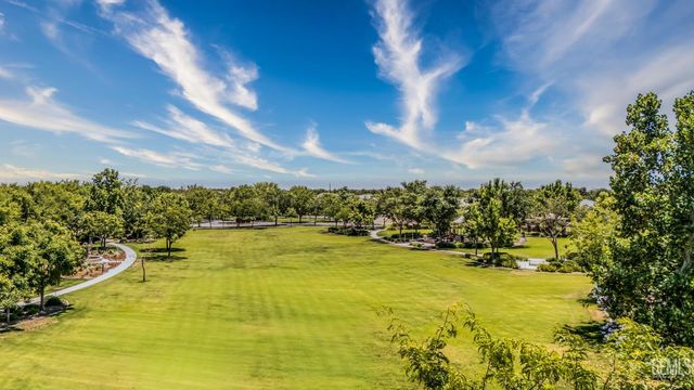 2907 Oakley Street, Bakersfield, CA 93311