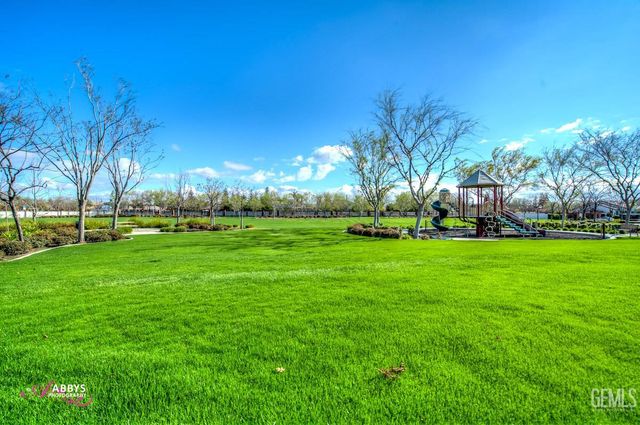 2907 Oakley Street, Bakersfield, CA 93311