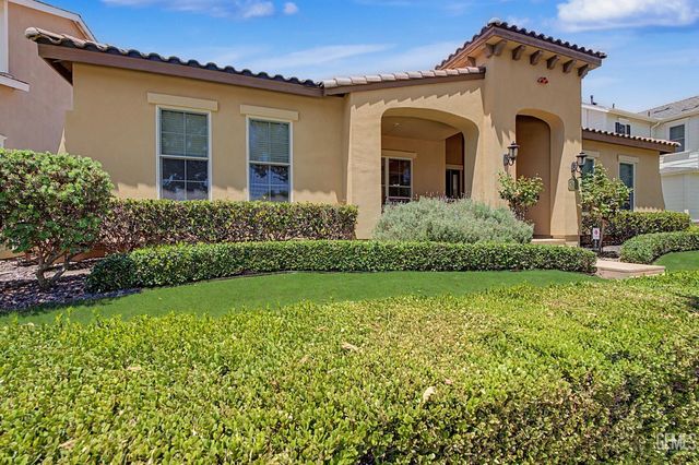 2907 Oakley Street, Bakersfield, CA 93311