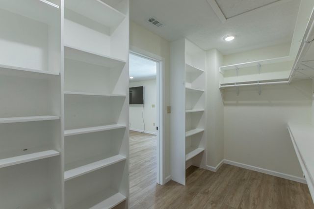 14007 Harbor Drive, Woodway, TX 76712