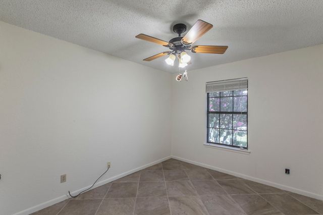 14007 Harbor Drive, Woodway, TX 76712