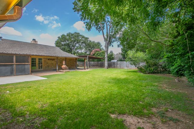 14007 Harbor Drive, Woodway, TX 76712