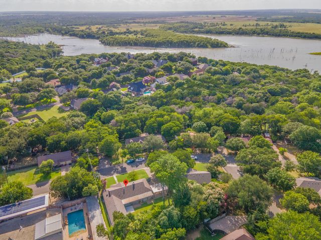 14007 Harbor Drive, Woodway, TX 76712