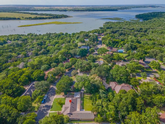 14007 Harbor Drive, Woodway, TX 76712