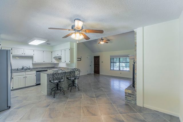 14007 Harbor Drive, Woodway, TX 76712
