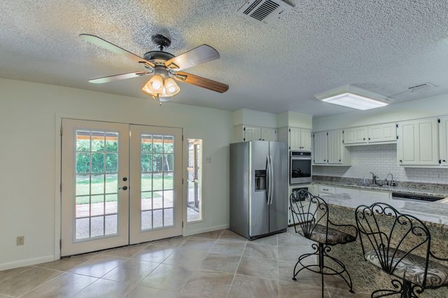 14007 Harbor Drive, Woodway, TX 76712