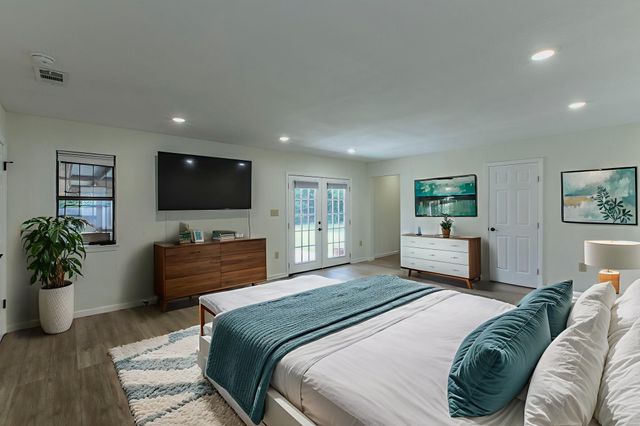 14007 Harbor Drive, Woodway, TX 76712
