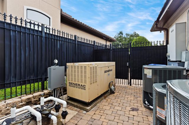 11703 Empress Oaks Court, Houston, TX 77082