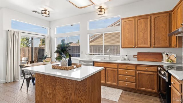 4782 Stonewood Dr, Fairfield, CA 94534