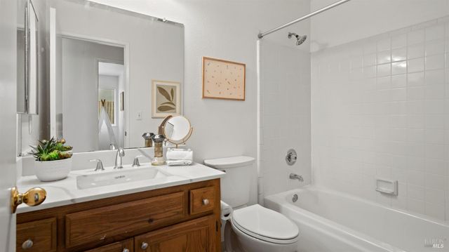 4782 Stonewood Dr, Fairfield, CA 94534