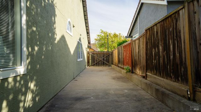 4782 Stonewood Dr, Fairfield, CA 94534