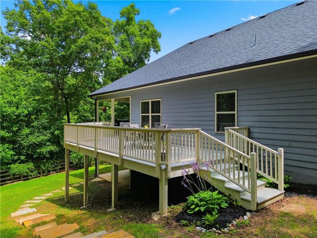 302 Spence Circle, Ball Ground, GA 30107