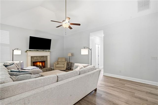 302 Spence Circle, Ball Ground, GA 30107
