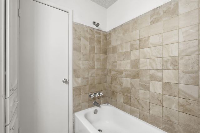 125 N Jessup Street, Alvarado, TX 76009