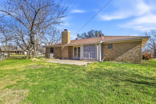125 N Jessup Street, Alvarado, TX 76009