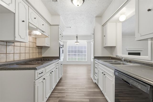 125 N Jessup Street, Alvarado, TX 76009