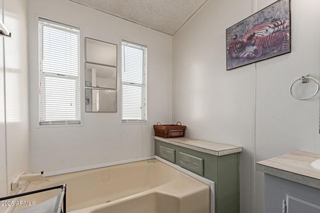 1221 N DYSART Road 42, Avondale, AZ 85323