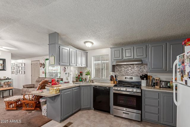 1221 N DYSART Road 42, Avondale, AZ 85323