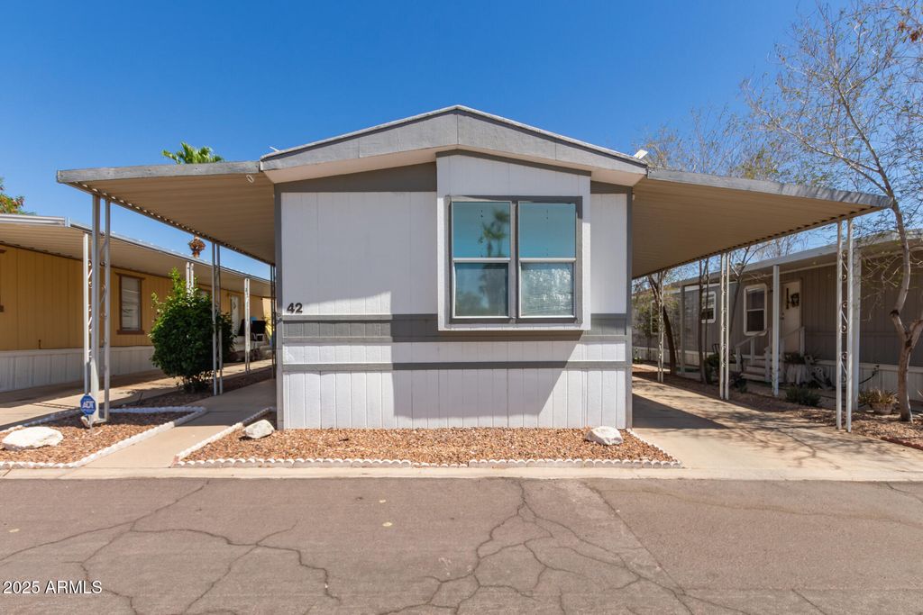 1221 N DYSART Road 42, Avondale, AZ 85323