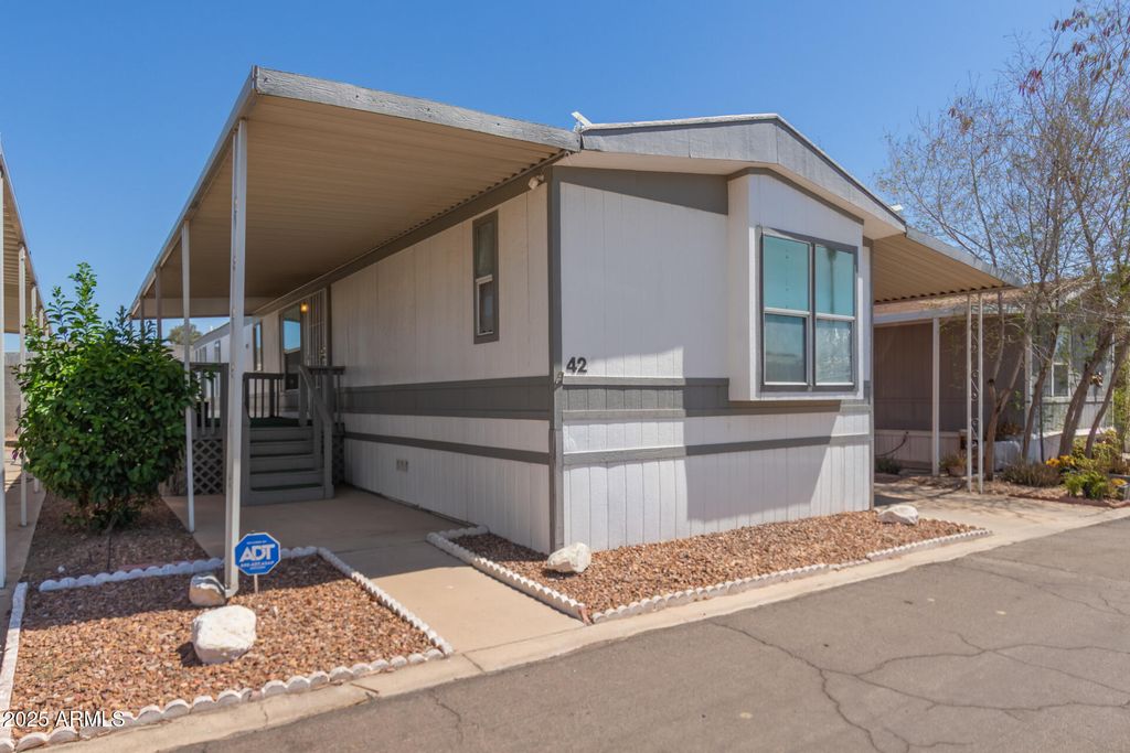 1221 N DYSART Road 42, Avondale, AZ 85323 — photo 2