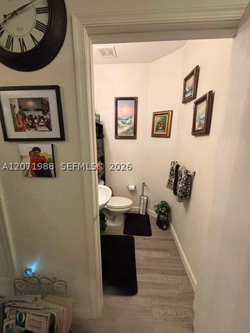 7469 Tam Oshanter Blvd, North Lauderdale, FL 33068