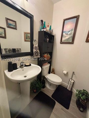 7469 Tam Oshanter Blvd, North Lauderdale, FL 33068