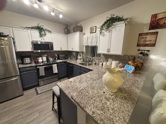 7469 Tam Oshanter Blvd, North Lauderdale, FL 33068