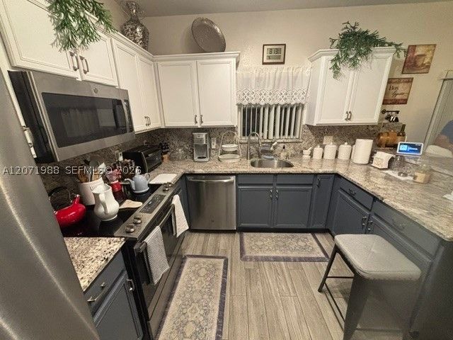 7469 Tam Oshanter Blvd, North Lauderdale, FL 33068