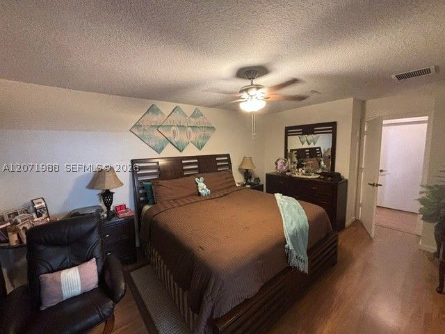 7469 Tam Oshanter Blvd, North Lauderdale, FL 33068